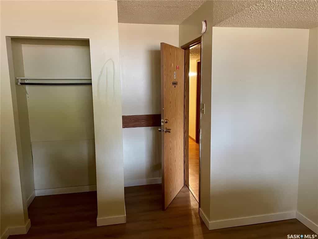 公寓 在 Saskatoon, Saskatchewan 11139275