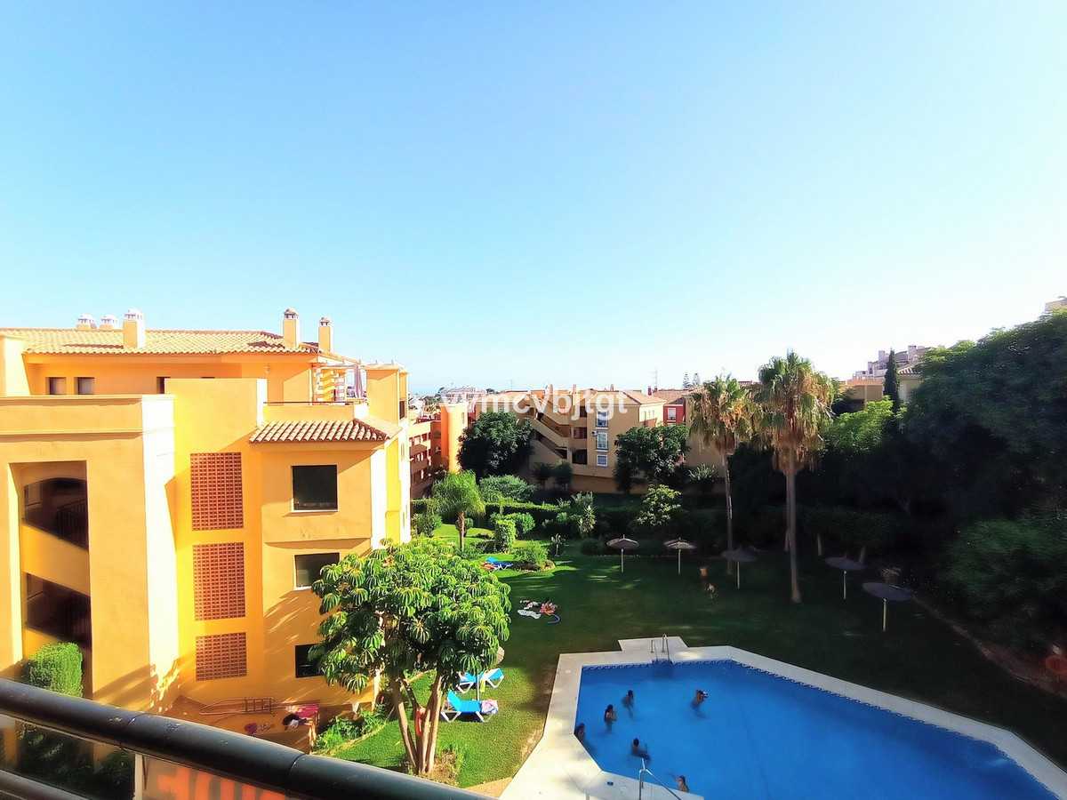 Condominium in Urbanización Riviera Sol, Andalucía 11139497