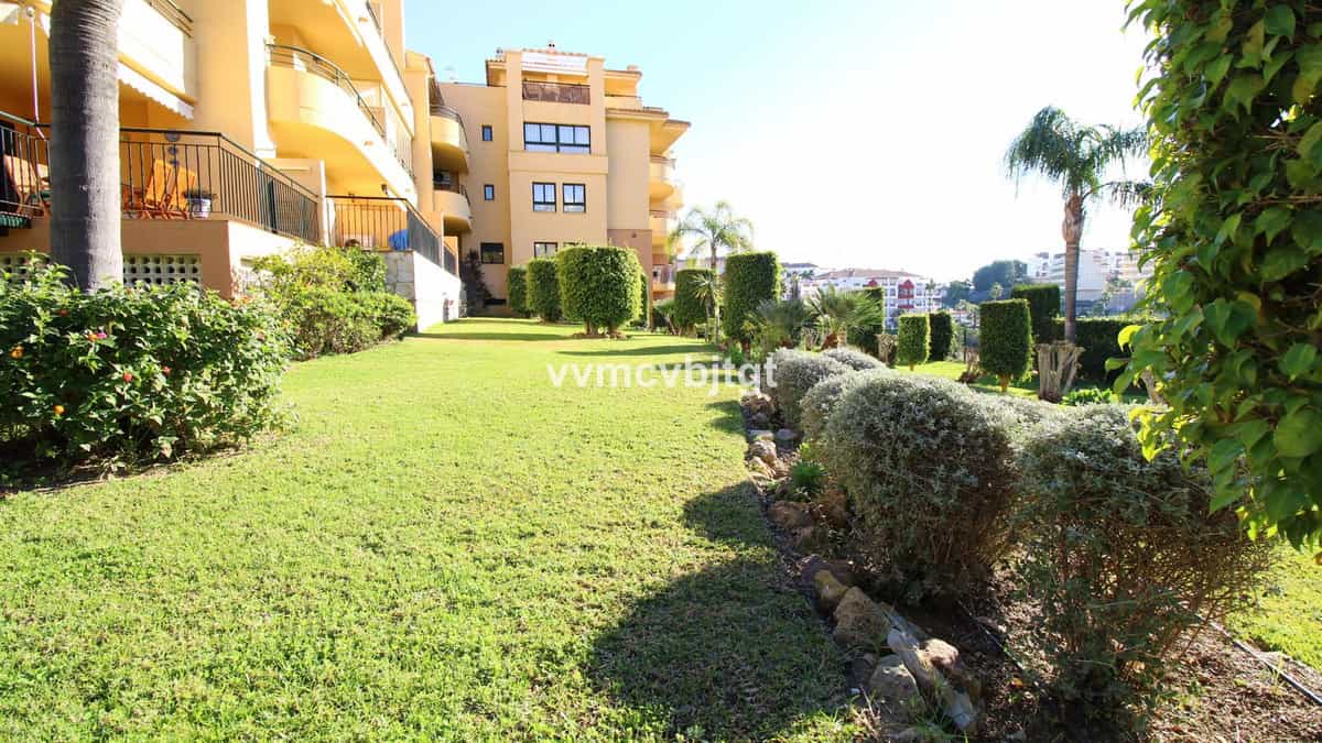 Condominium in Urbanización Riviera Sol, Andalucía 11139497