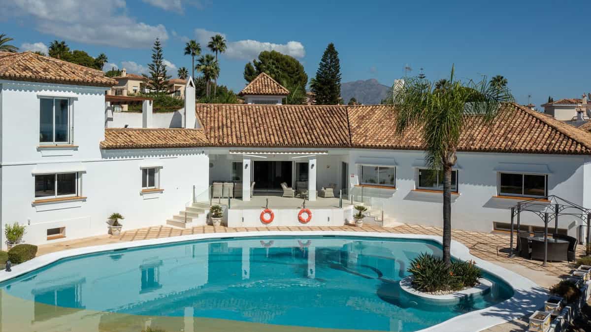 casa en El Paraíso, Andalusia 11140413