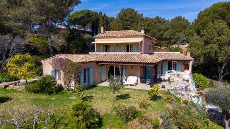 Hus i Bormes-les-Mimosas, Provence-Alpes-Cote d'Azur 11140833