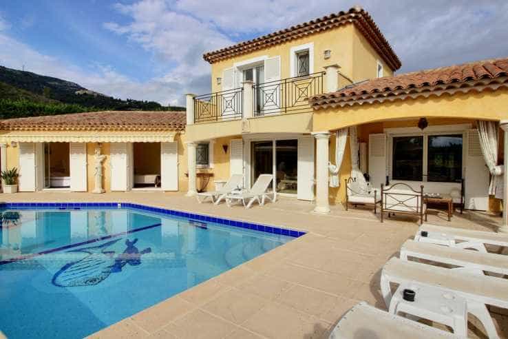 rumah dalam Carros, Provence-Alpes-Côte d'Azur 11140881