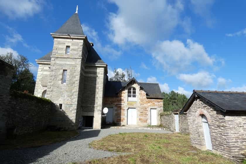 Rumah di Monteneuf, Bretagne 11140918