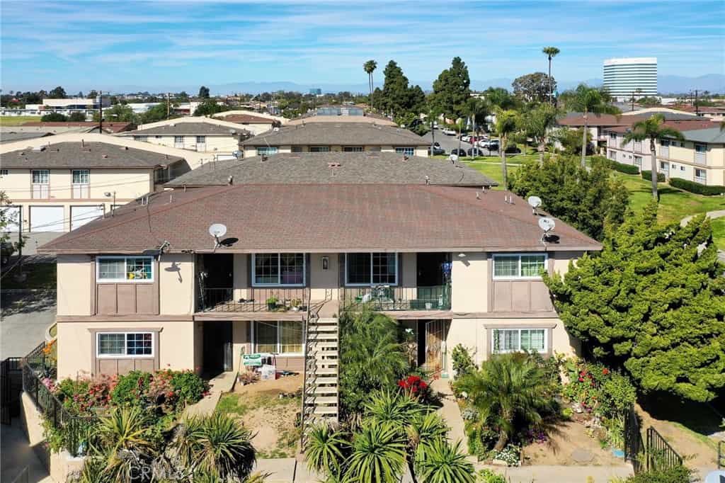 Condominium in Huntington Beach, California 11141853