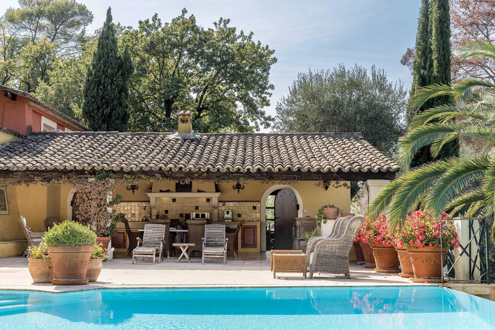 House in Les Baraques, Provence-Alpes-Cote d'Azur 11141885