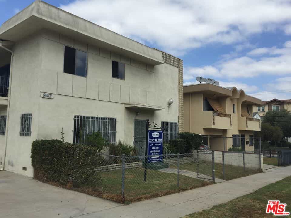 Condominium in Los Angeles, California 11141946