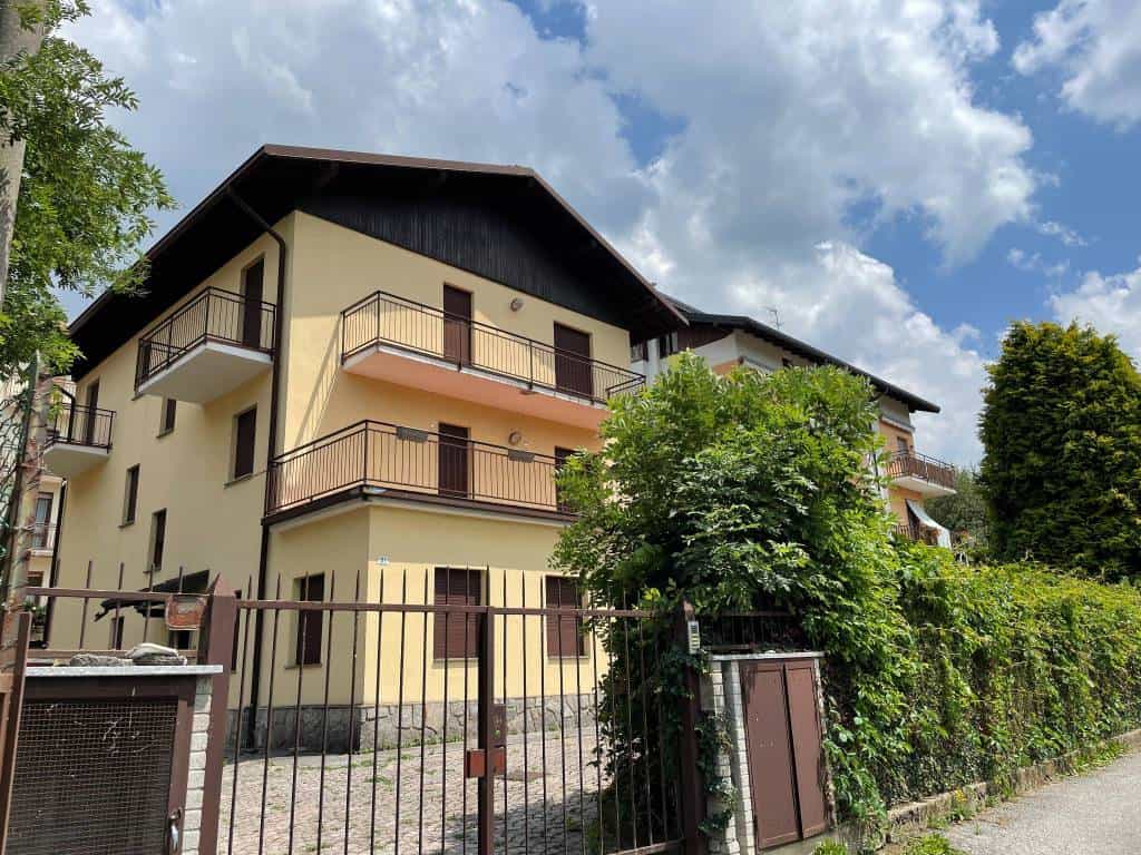 Condominium in Cremeno, Lombardy 11142127