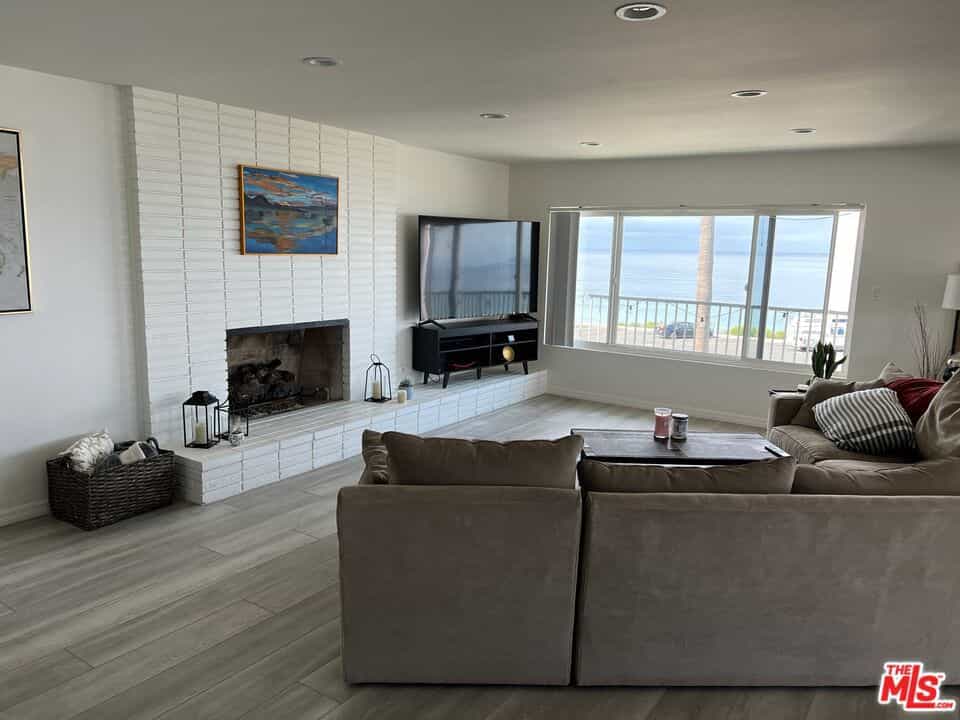 Condominium in Redondo Beach, California 11142272