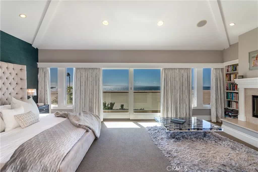 Condominium in Seal Beach, California 11142303