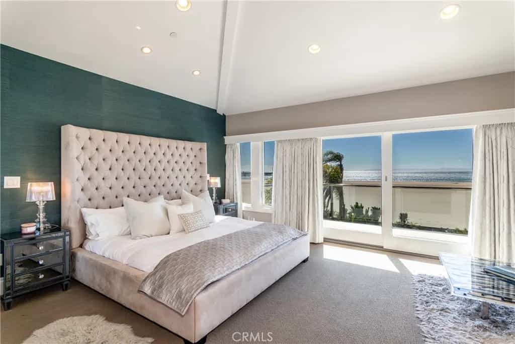Condominium in Seal Beach, California 11142303