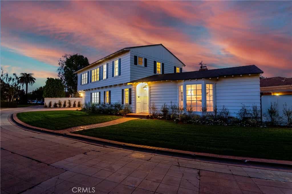 House in California Heights, California 11142412
