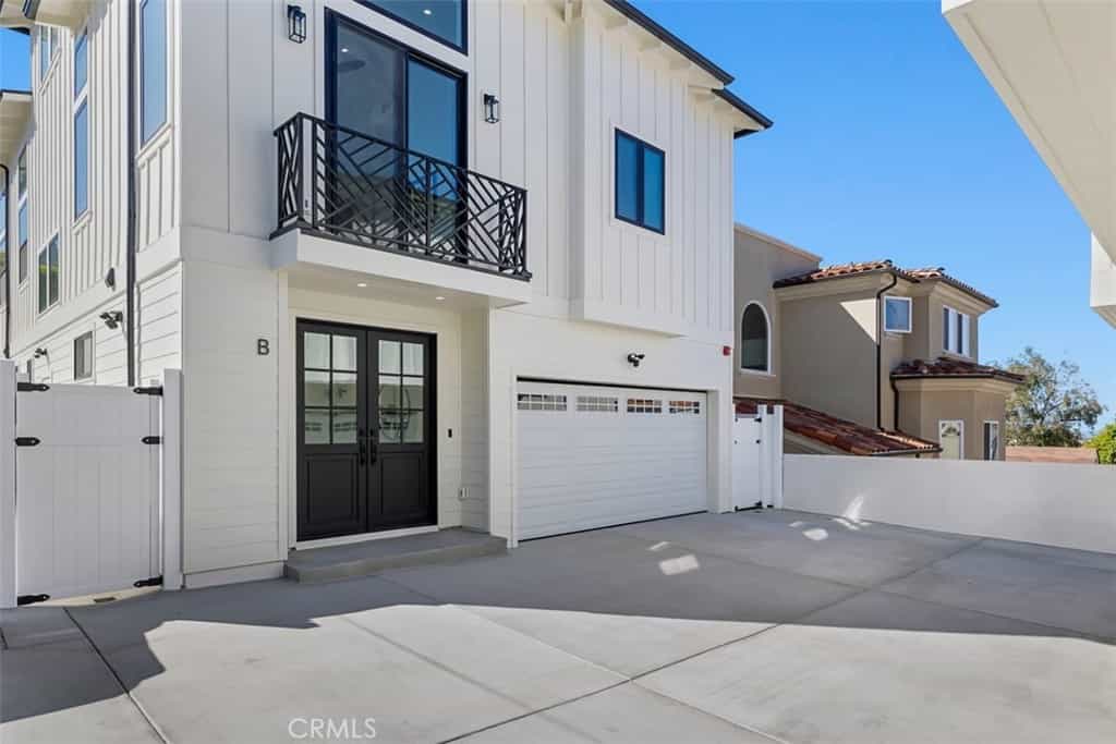 Condominium in Redondo Beach, California 11142518