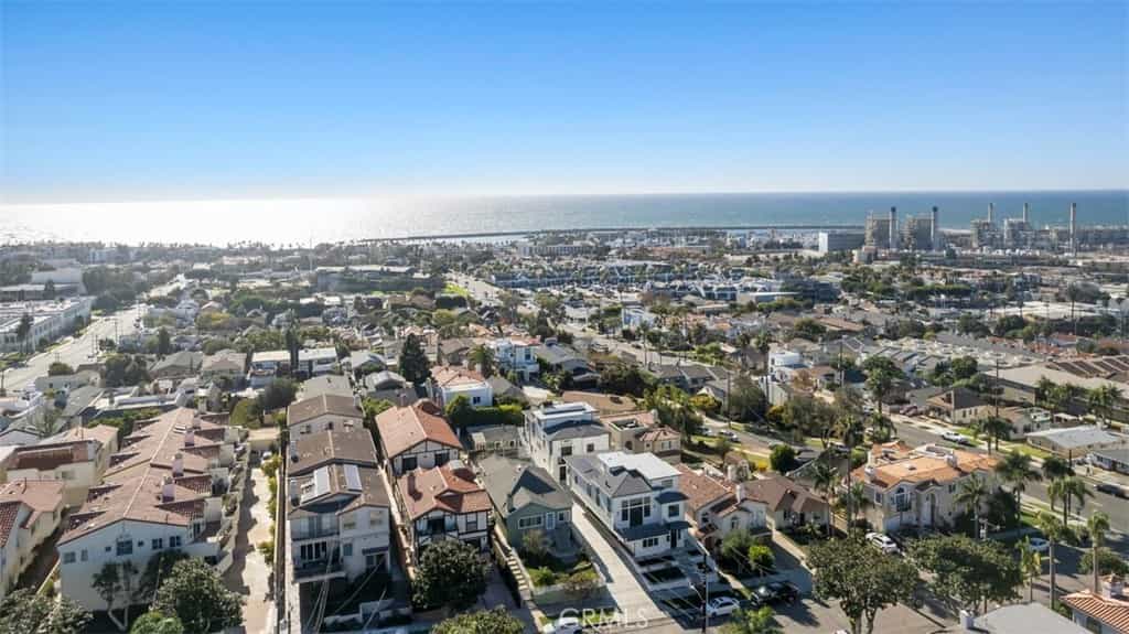 Condominium in Redondo Beach, California 11142518