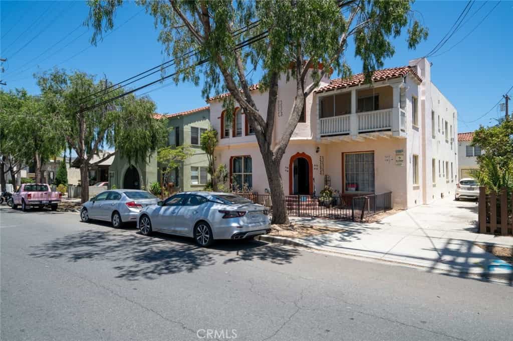 Condominium in Long Beach, California 11142533