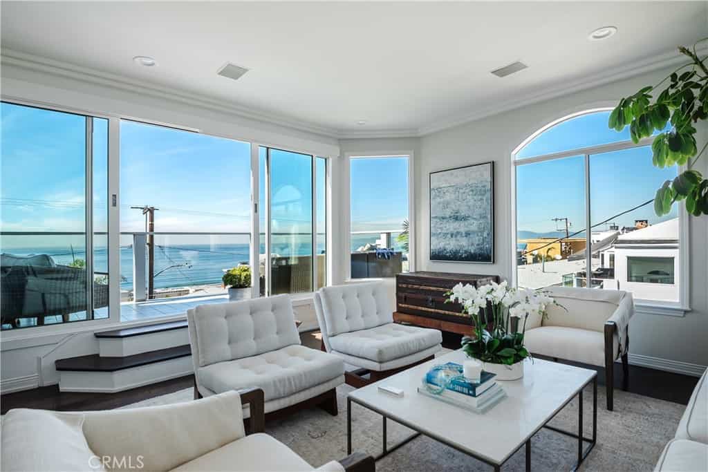 Condominium in Manhattan Beach, California 11142539