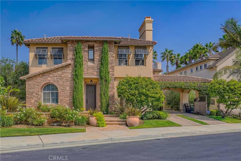 House in Huntington Beach, California 11142549