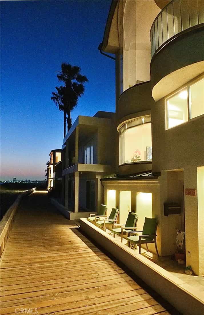 公寓 在 Long Beach, California 11142557