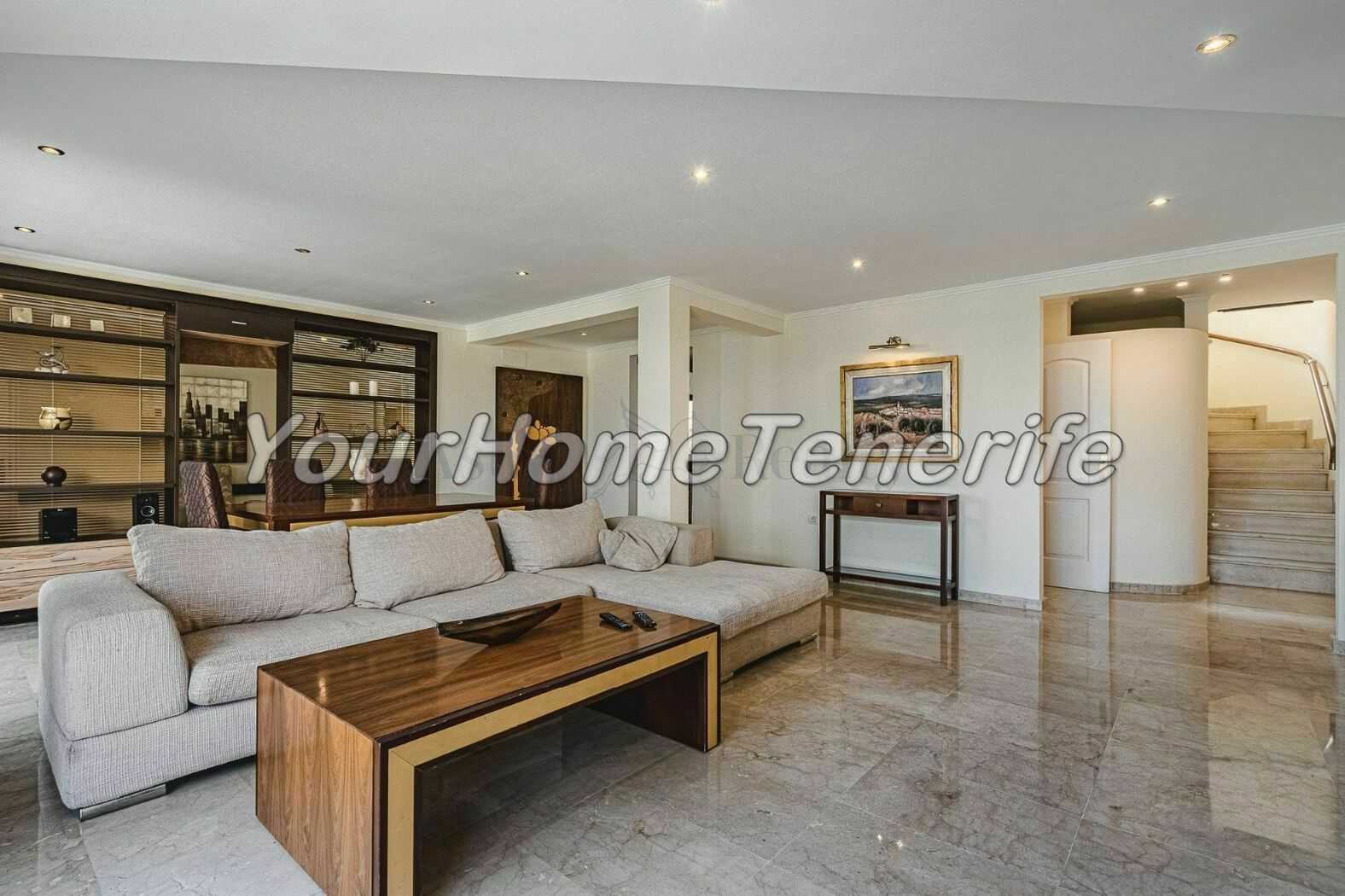 Condominium in Adeje, Canary Islands 11142834
