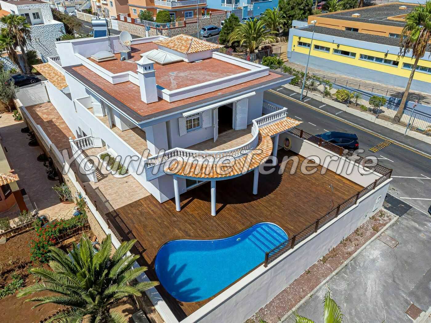Condominium in Adeje, Canary Islands 11142837