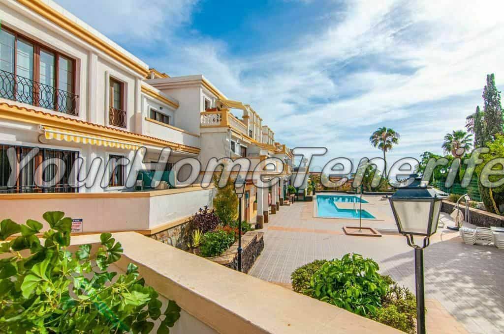 Condominium in Adeje, Canary Islands 11142856
