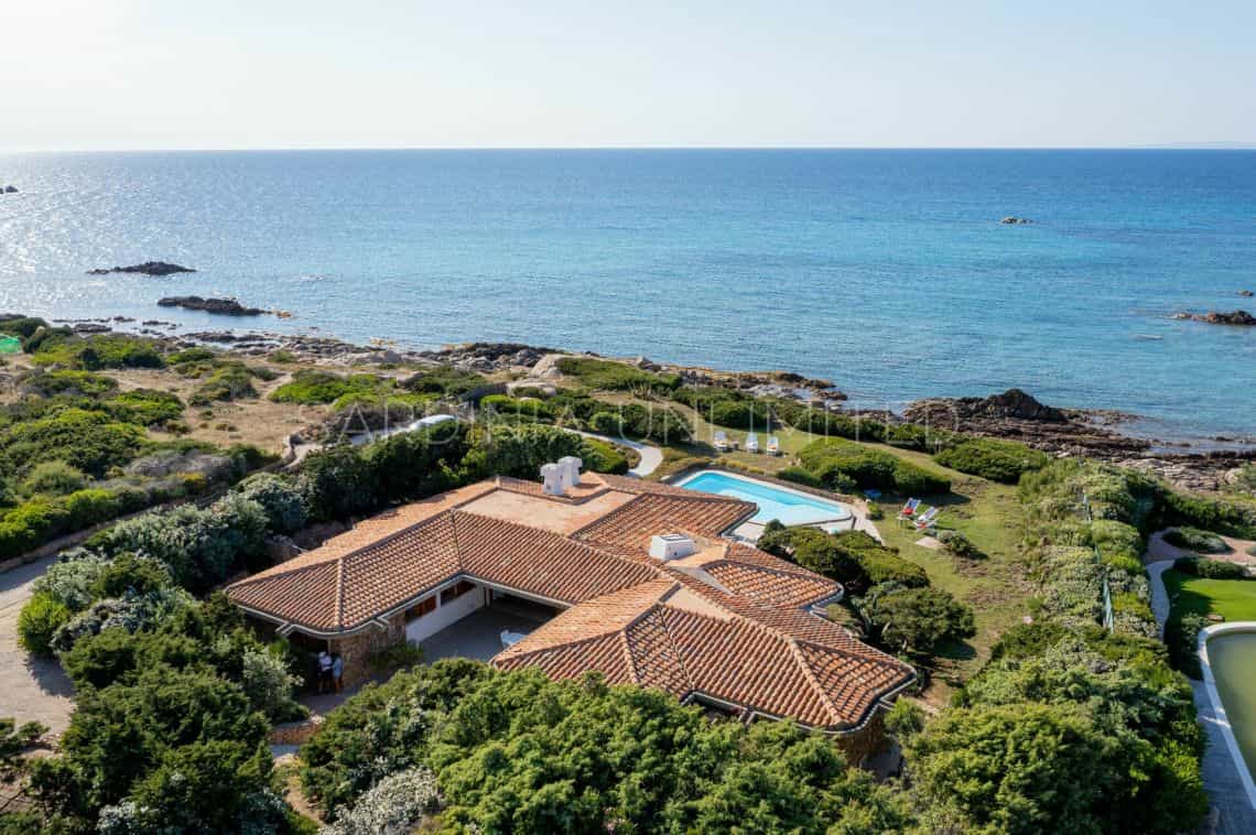 房子 在 Costa Paradiso, Sardegna 11142996