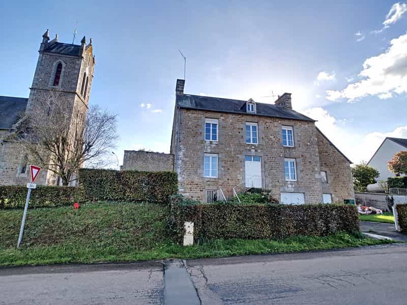House in Mortain-Bocage, Normandy 11143215