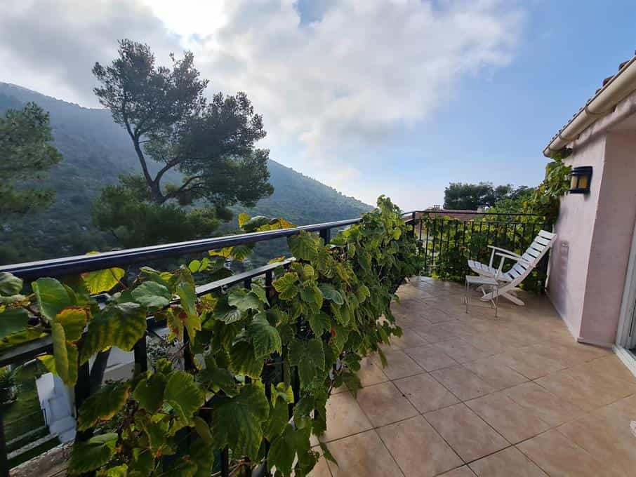 casa en La Turbia, Provenza-Alpes-Costa Azul 11143229
