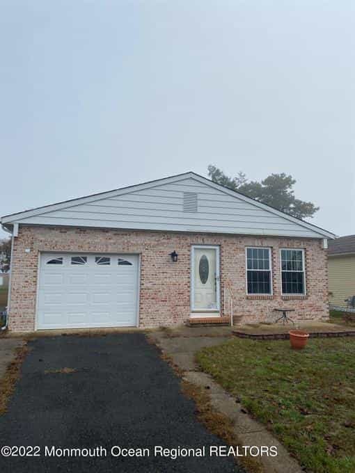 House in Toms River, New Jersey 11143657