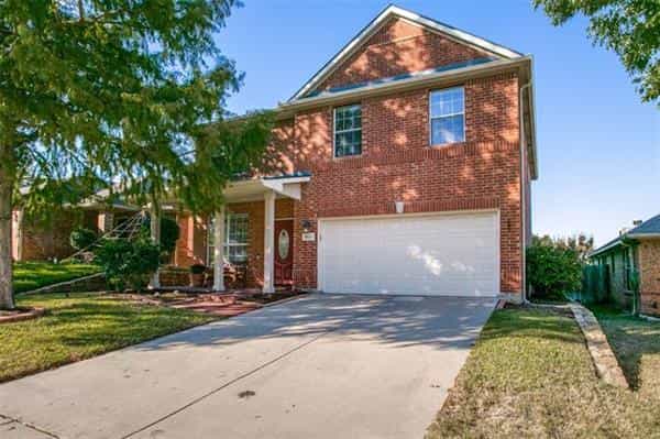 House in Euless, Texas 11143923