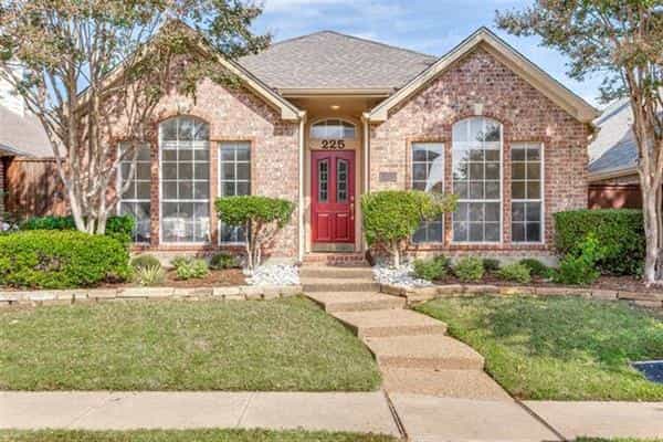 House in Irving, Texas 11143955