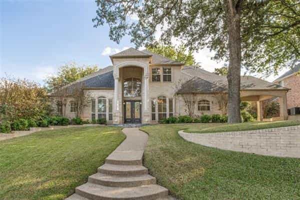 σπίτι σε Dalworthington Gardens, Texas 11143996