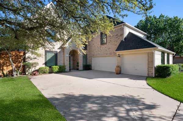 House in Pantego, Texas 11143997