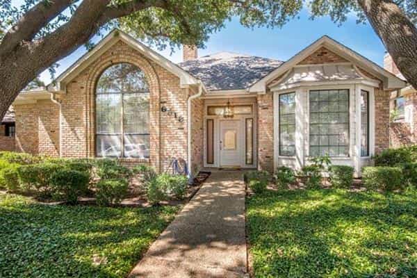 House in Addison, Texas 11144002