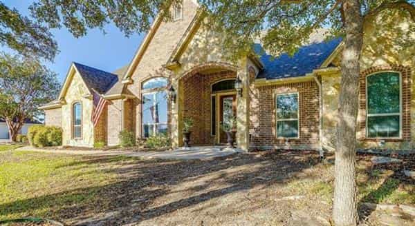 House in Annetta, Texas 11144003