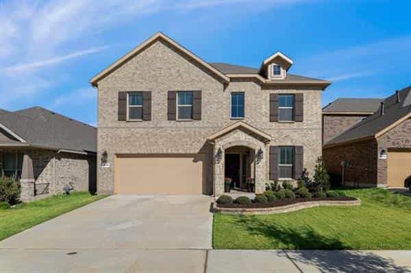 House in Lantana, Texas 11144041