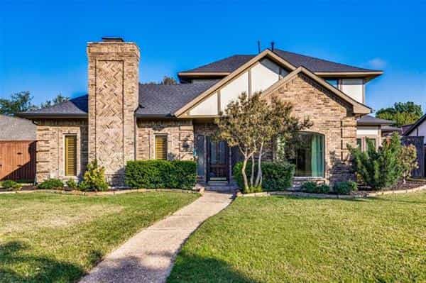 House in Addison, Texas 11144045