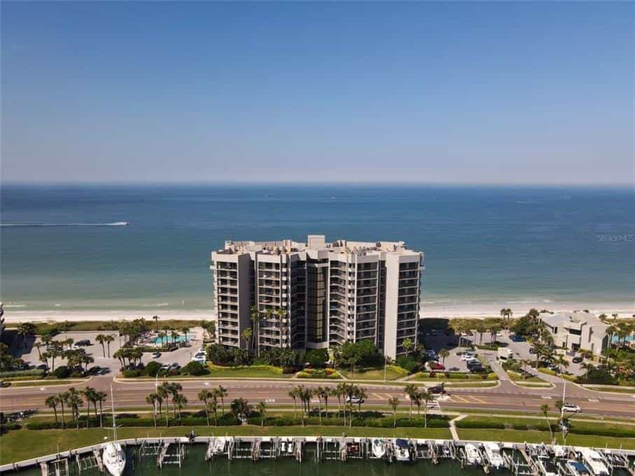 Condominio nel Belleair Beach, Florida 11144197