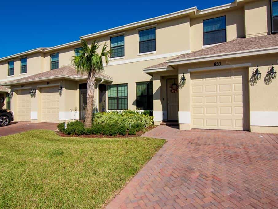 House in West Vero Corridor, Florida 11144305