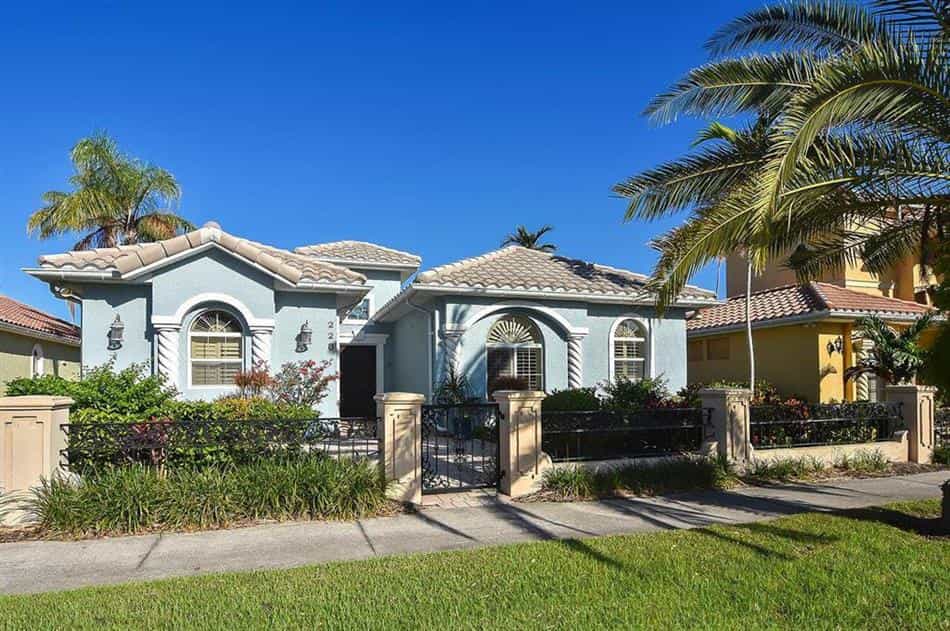 House in Eastgate, Florida 11144425