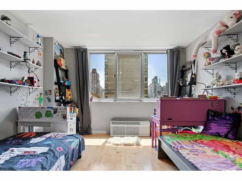 Condominium in Manhattan, New York 11144956
