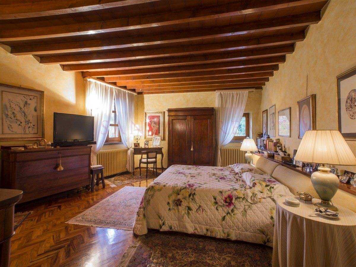 rumah dalam Prato, Toscana 11145125