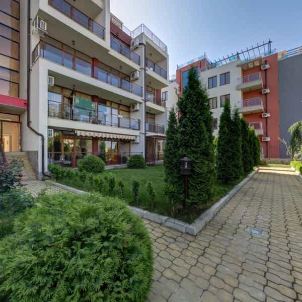 Condominium in Sveti Vlas, Burgas 11145279