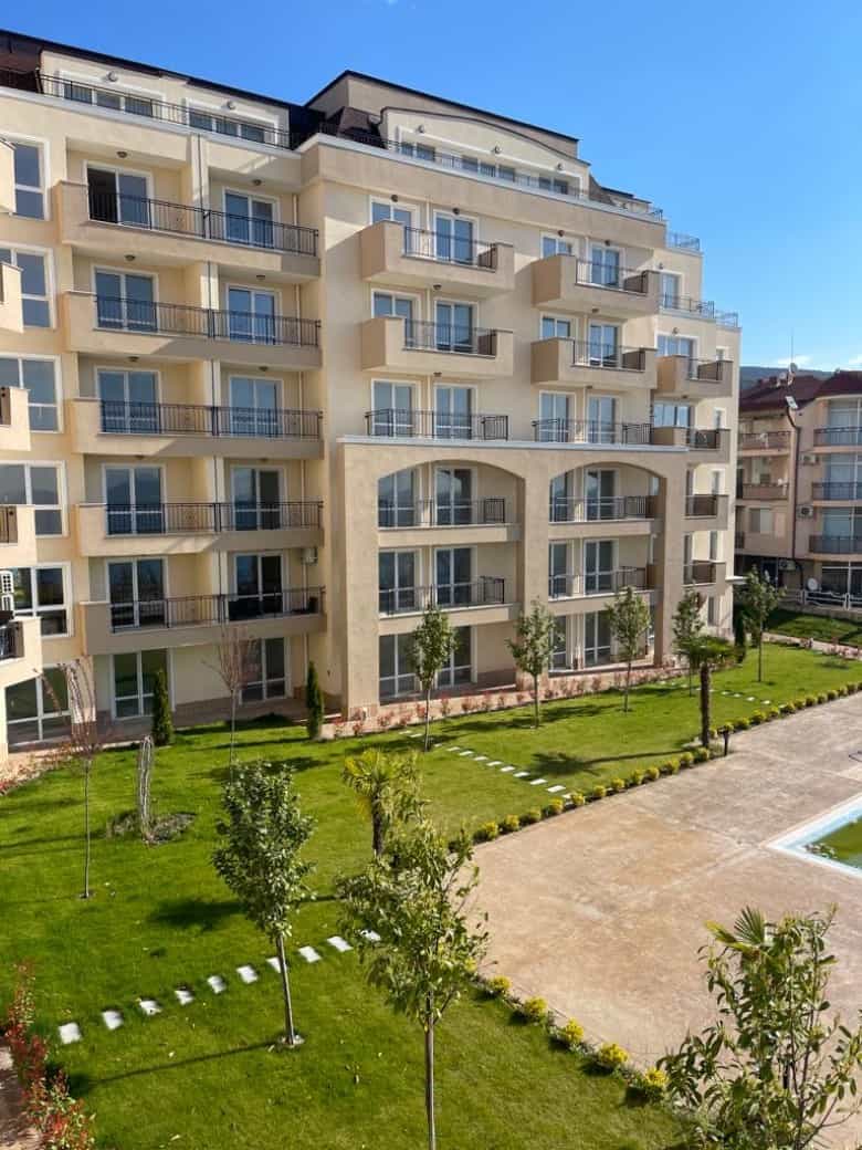 Condominium in Sveti Vlas, Burgas 11145347