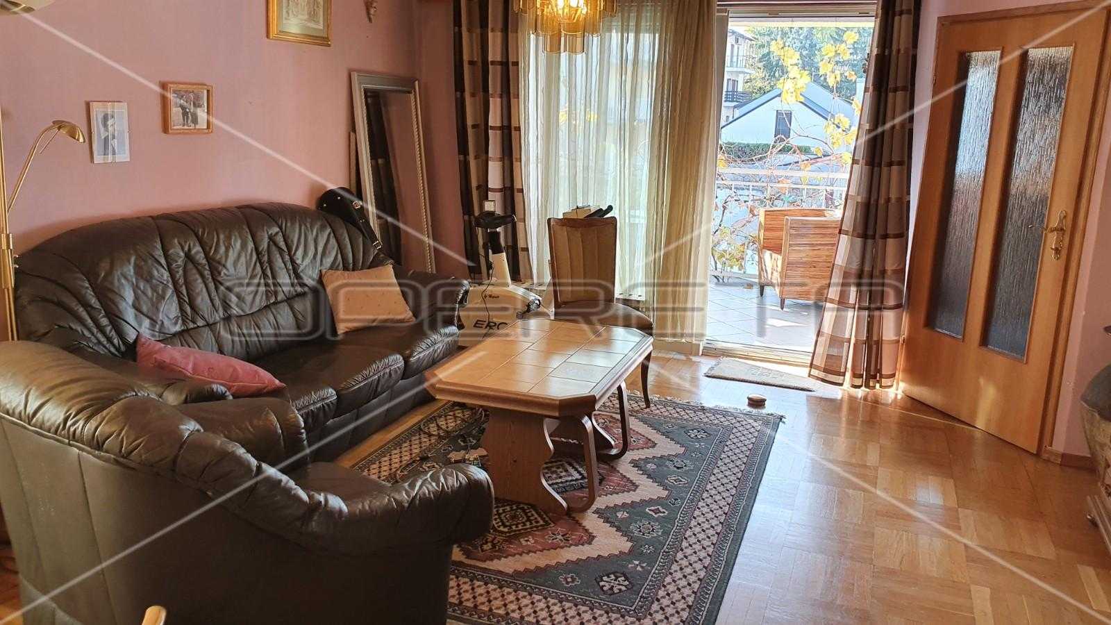 Casa nel Vrapče, Zagabria, Laurea 11145938