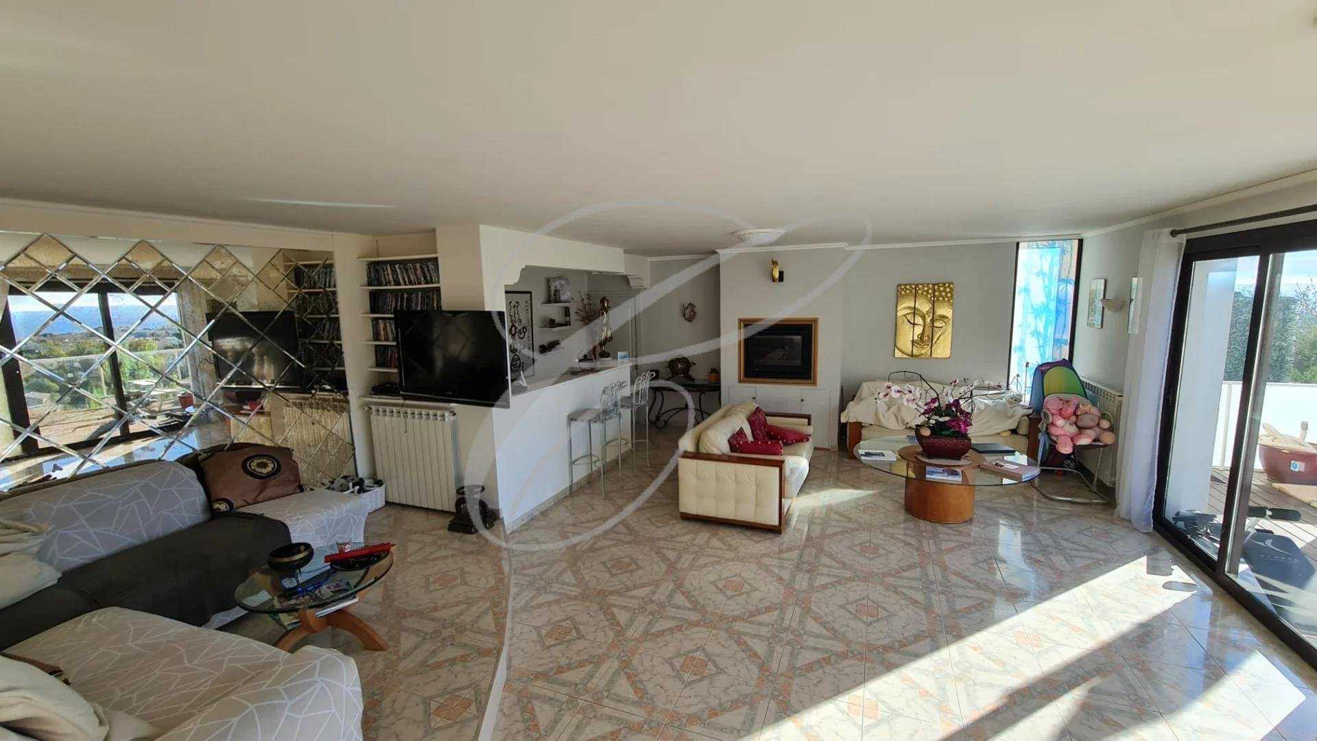 casa en Roquebrune, Provenza-Alpes-Costa Azul 11146045