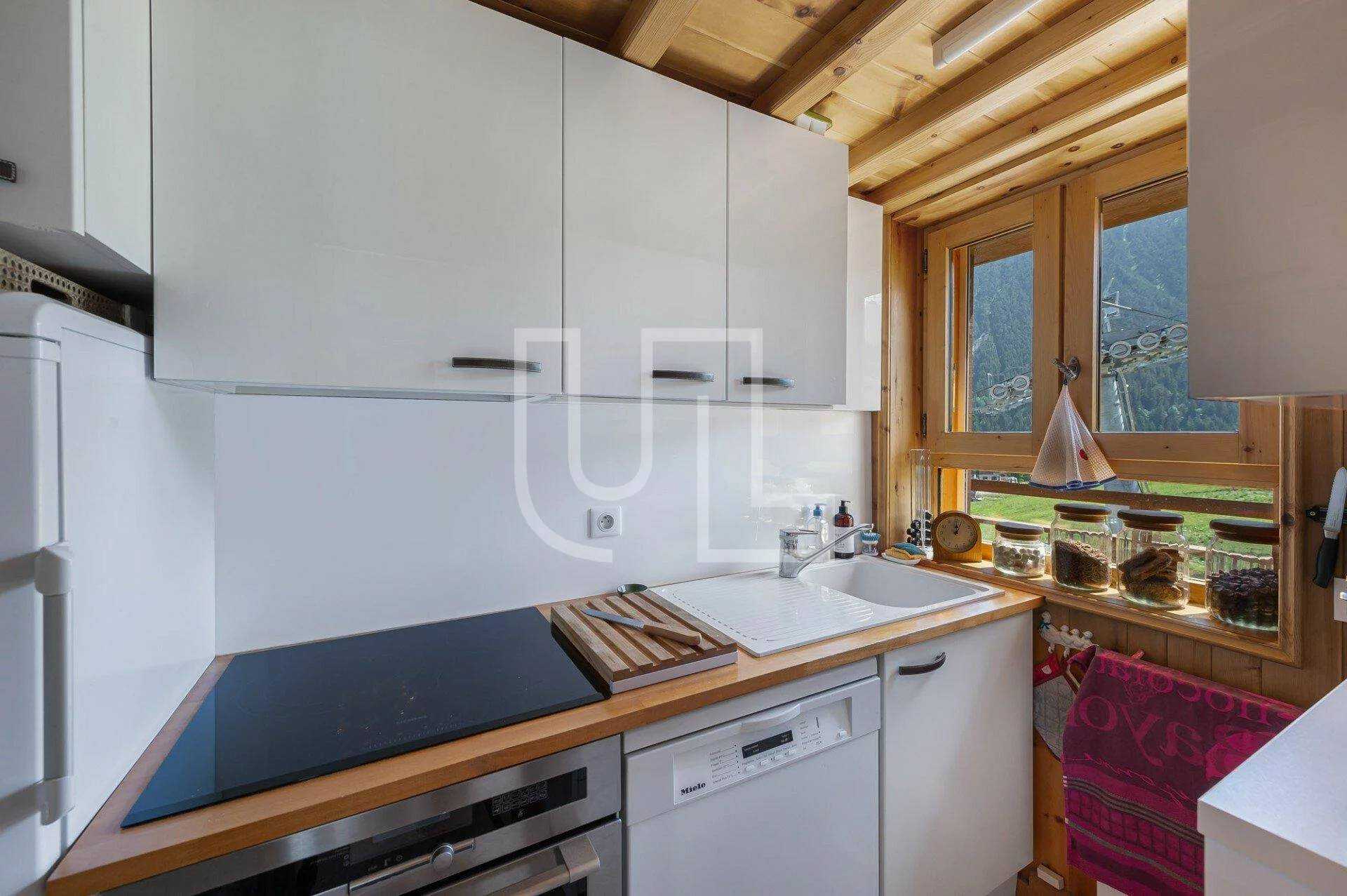 Condominium in Le Pra, Auvergne-Rhone-Alpes 11146154