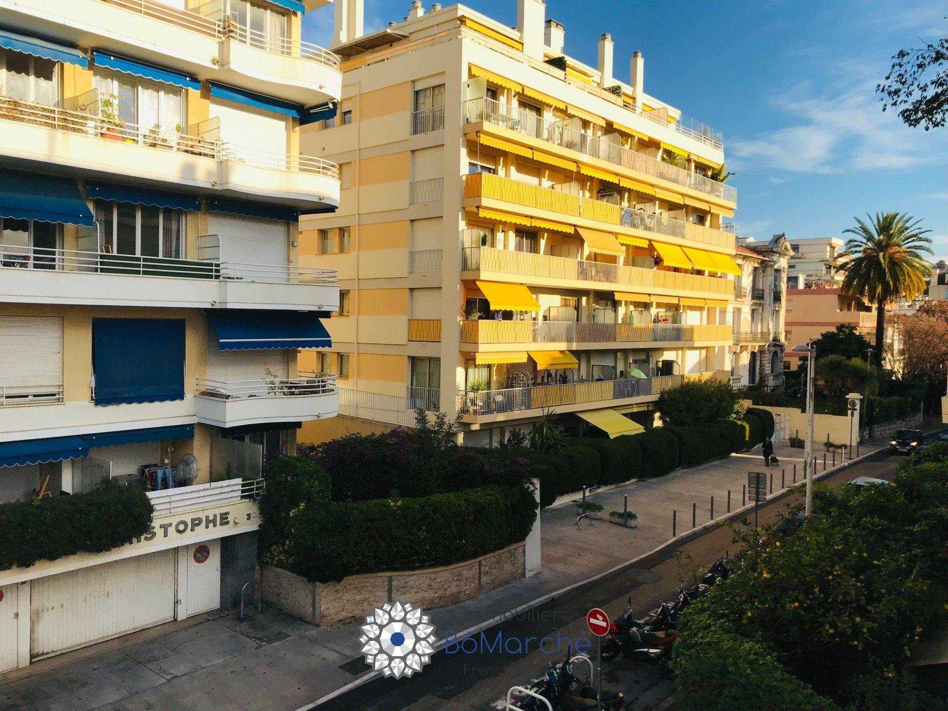 Condominium in Le Ray, Provence-Alpes-Cote d'Azur 11146498