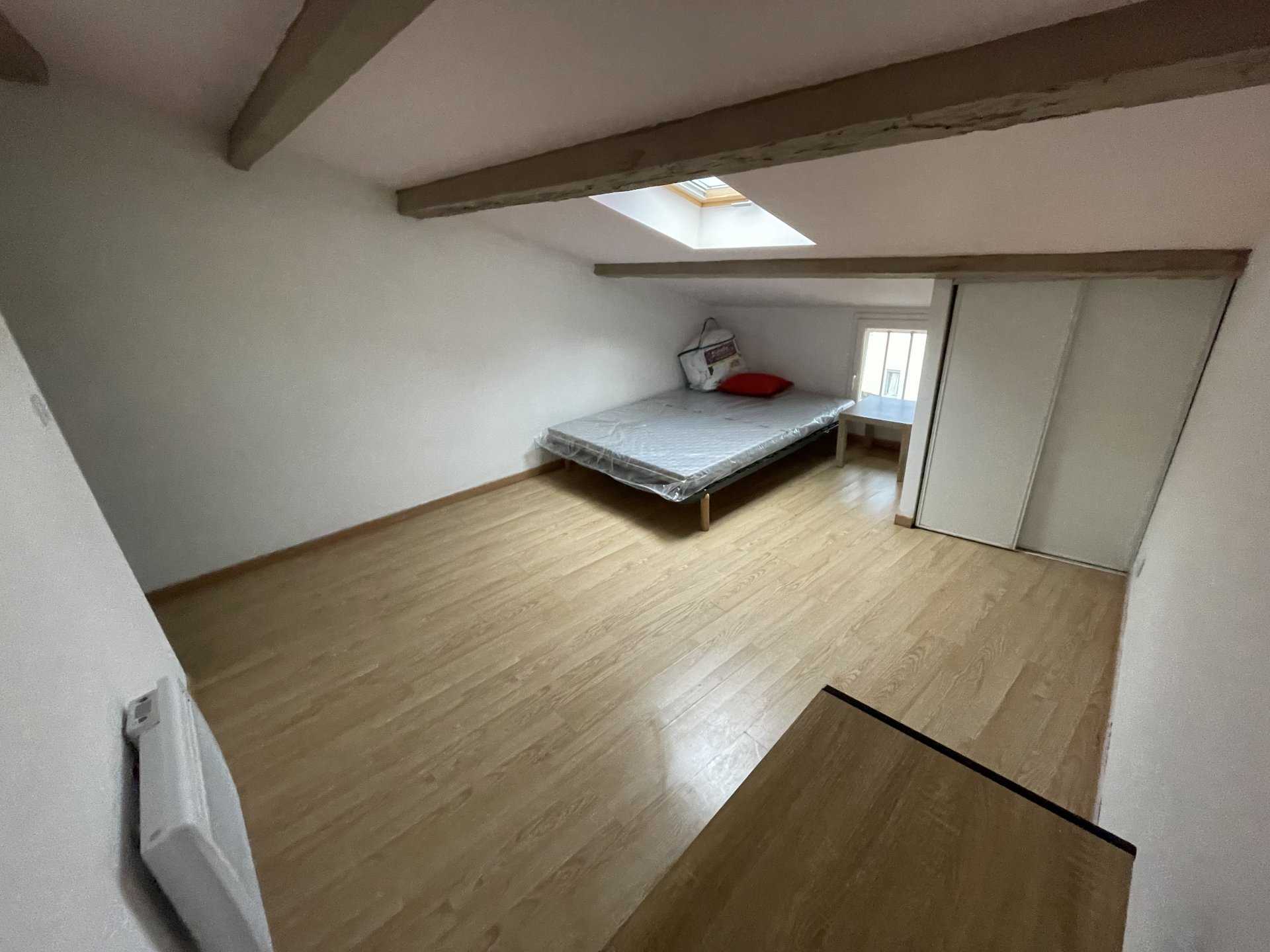 Condominium in Montelimar, Auvergne-Rhone-Alpes 11146508