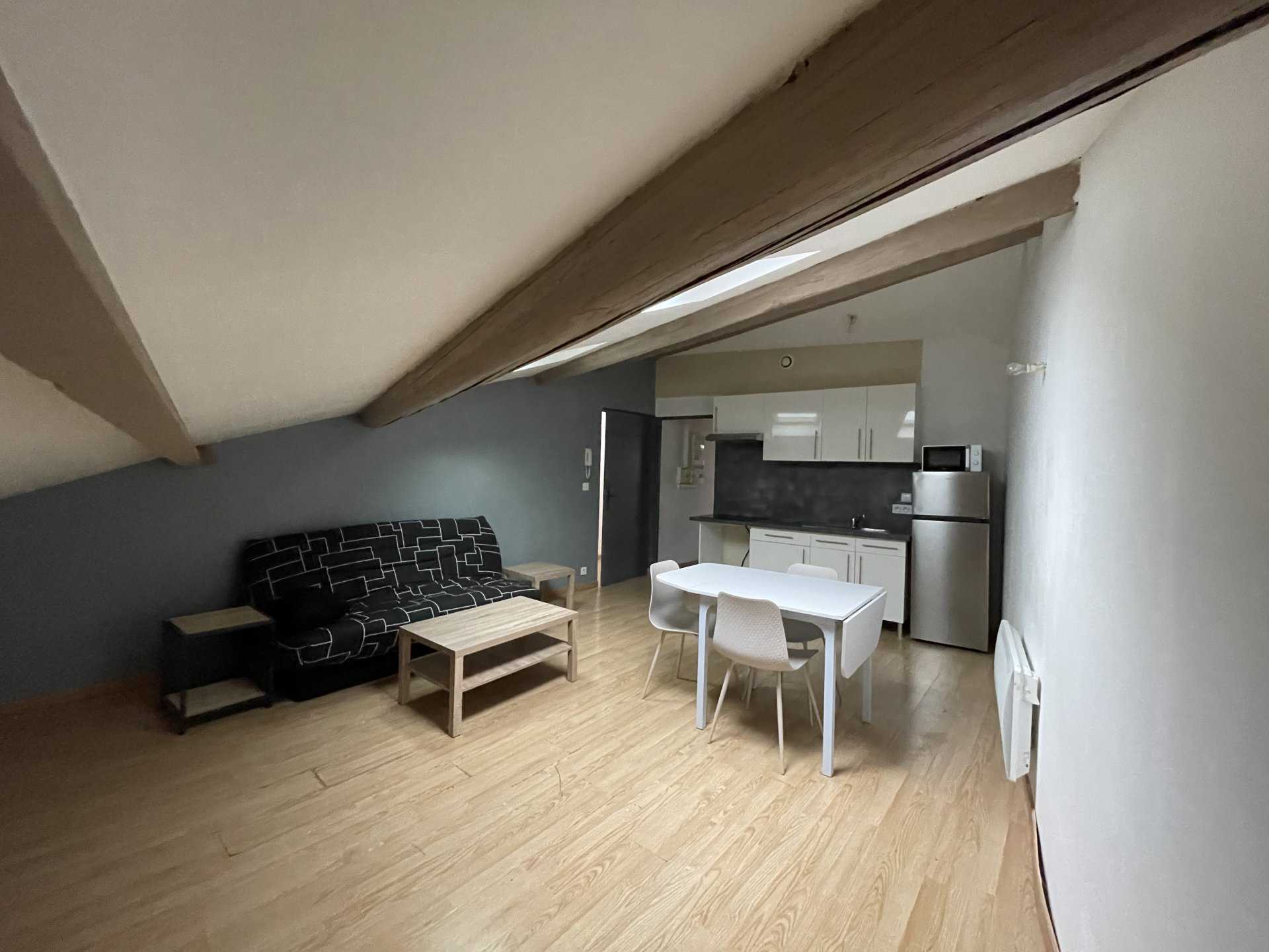 Condominium in Montelimar, Auvergne-Rhone-Alpes 11146508
