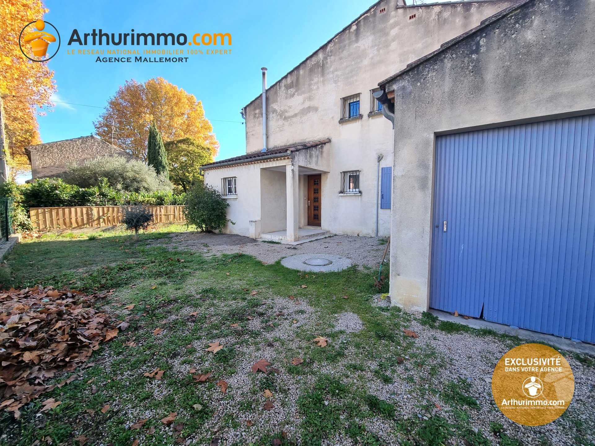 Condominium in Mallemort, Provence-Alpes-Cote d'Azur 11146528